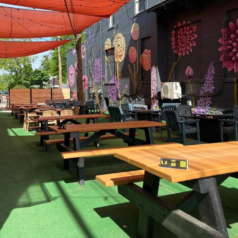 lansing restaurants with outdoor seating