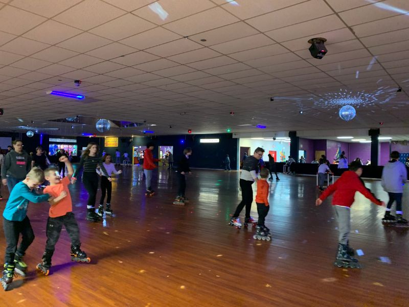 edru-holt-roller-skating