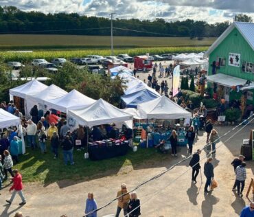 Leaman's Green Applebarn, Freeland, MI