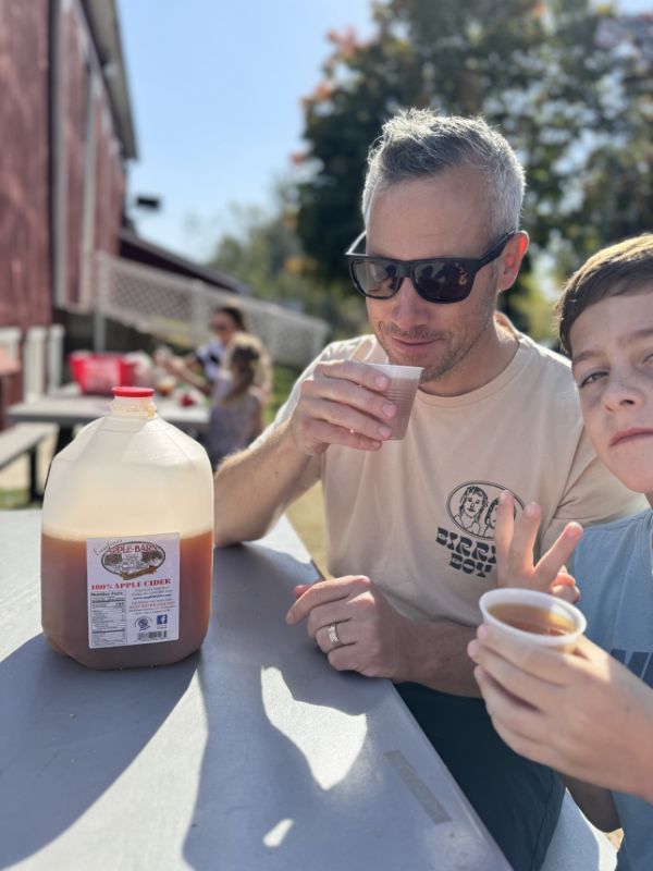 Schwallier's Country Basket, Cider, Cox