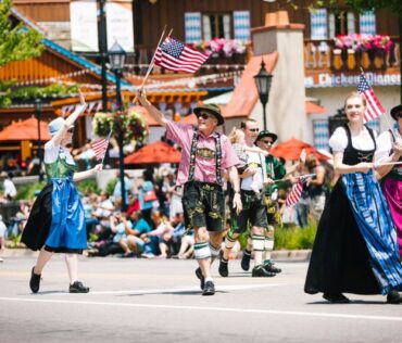 bavarian-festival-parade-frankenmuth-michigan