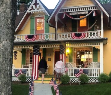 Bayview-Association-Petoskey-Michigan-768x1024