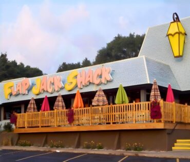 Flap-Jack-Shack-in-Traverse-City