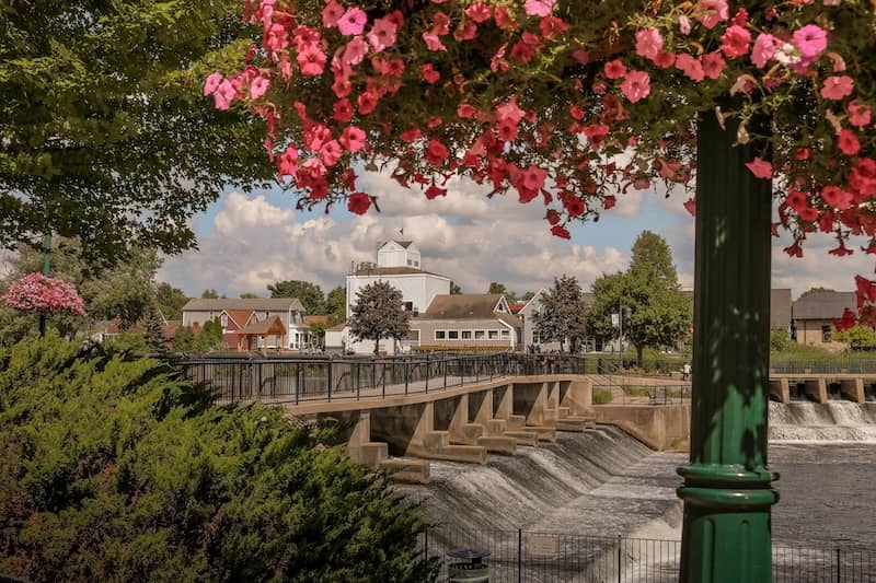 Rockford MI Chamber of Commerce Facebook