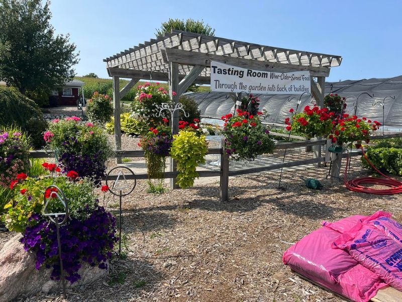 The Cellars at Royal Farms - Flower Garden