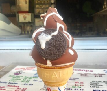 corner-scoops-ice-cream-shop-petoskey-mi