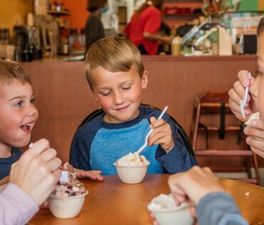 Traverse-city-restaurant-milk-and-honey-kids-eating-ice-cream