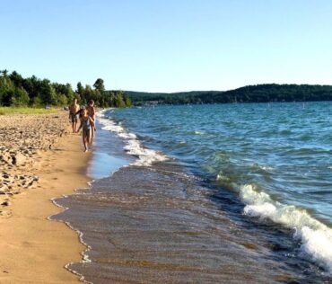 Lake-Charlevoix-Young-State-Park