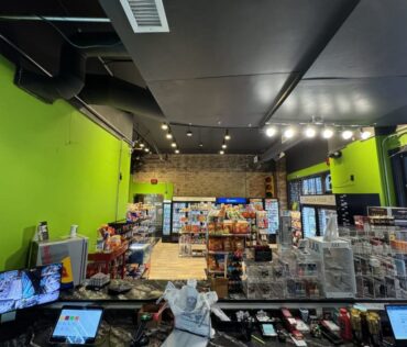 Fratellix27s Kitchen and Bar - 161 Ottawa Ave NW