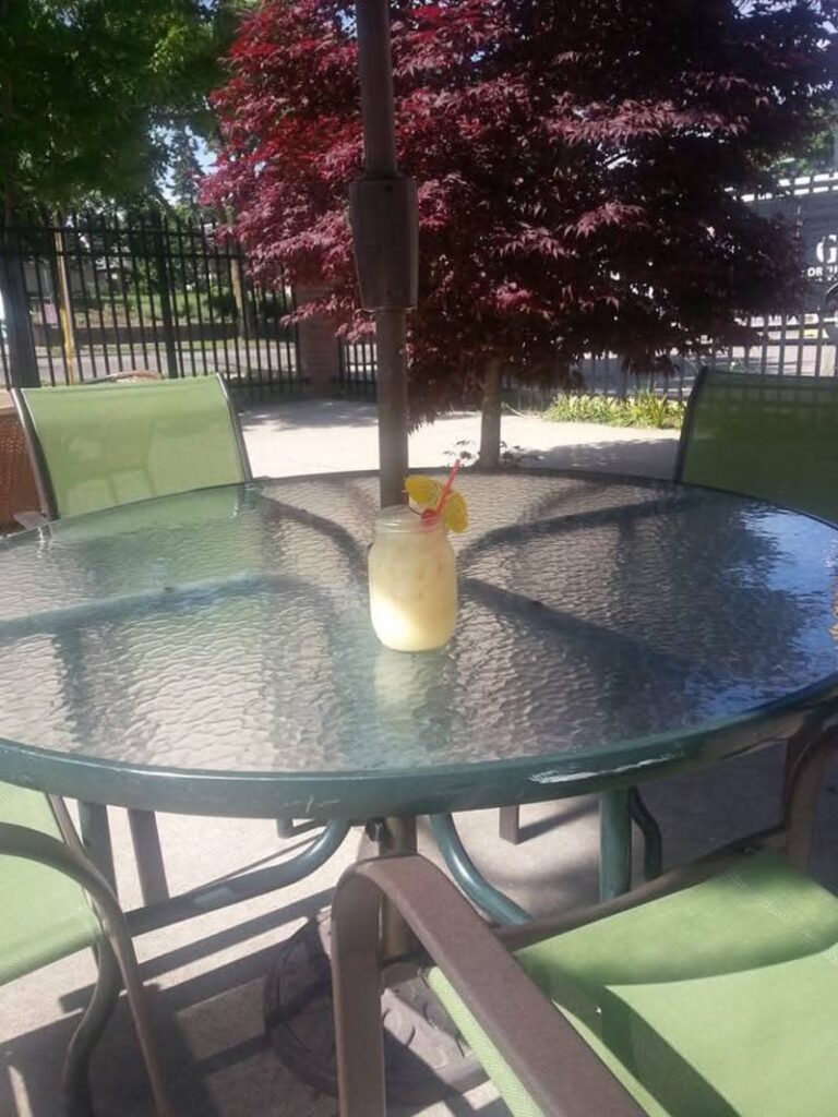 Fulton Street Pub - 801 W Fulton