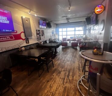 Garage Bar and Grill - 819 Ottawa Ave NW