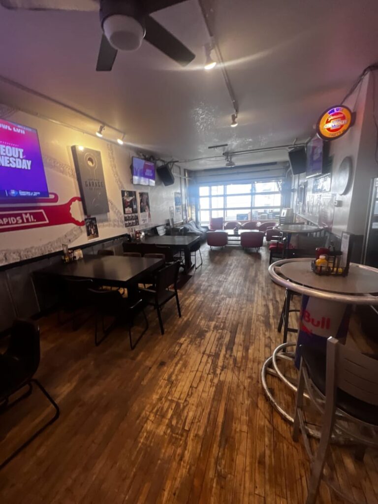 Garage Bar and Grill - 819 Ottawa Ave NW