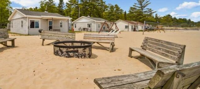 Sunnyside Cottages on Lake Huron