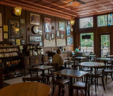 The bitter end coffeehouse - 752 Fulton St W