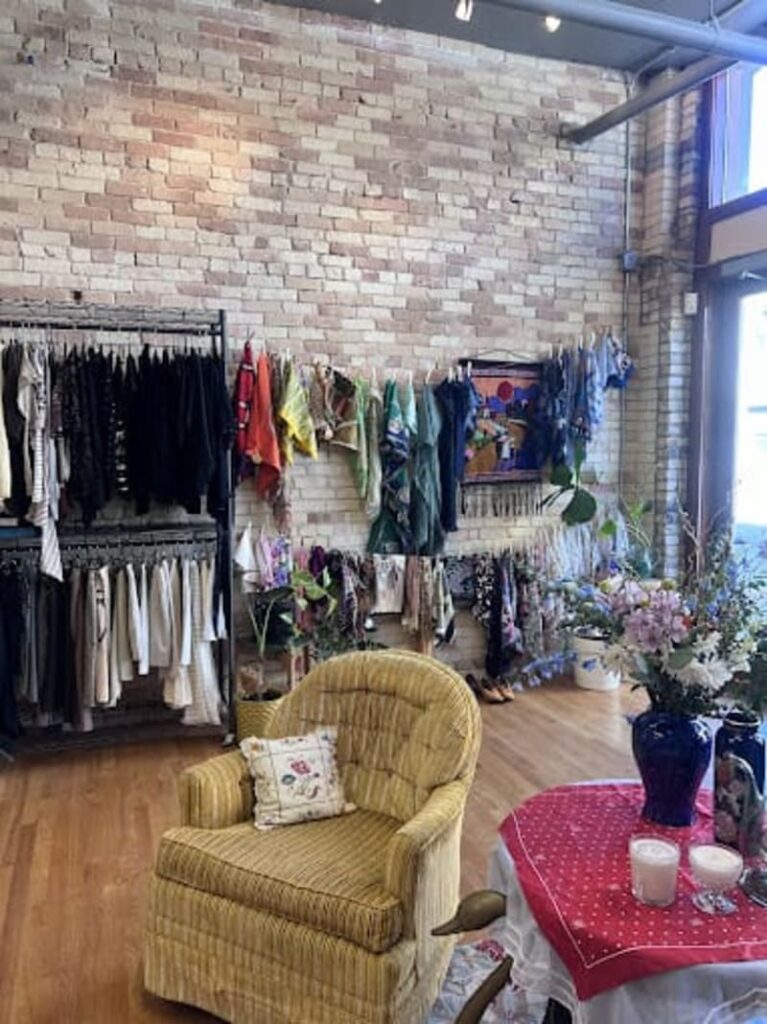 Zabhz - 139 Division Ave S