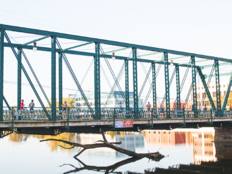 BridgeRun.com's LMCU Bridge Run webpage