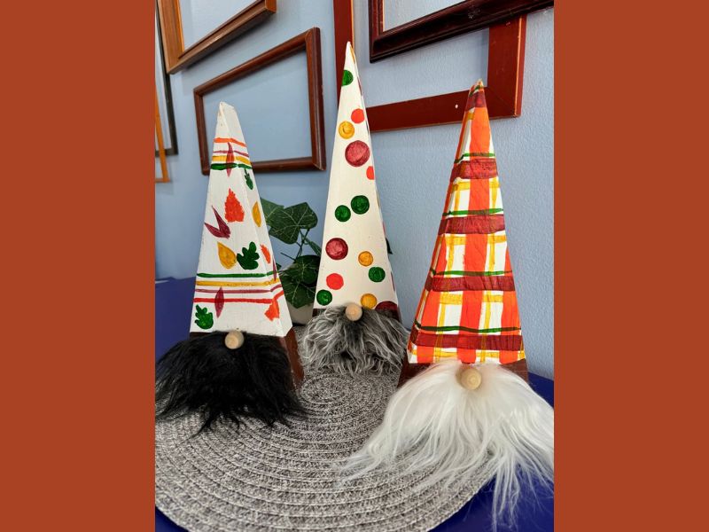 Three Blue Brushes Gnome Shelf Sitters Workshop webpage