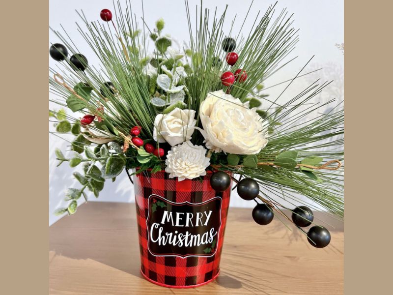 Spruced Studio Holiday Arrangement webpage