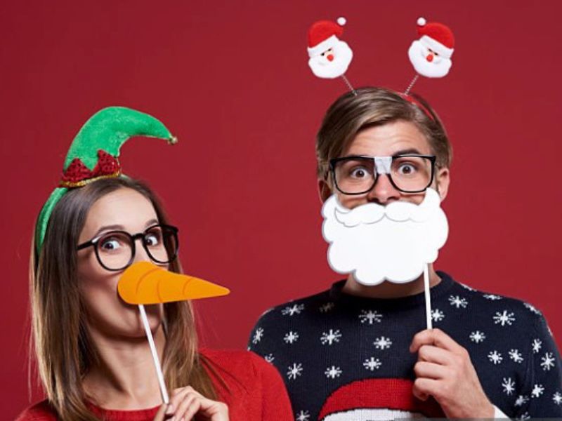 Saugatuck-Douglas Ugly Sweater Bar Crawl website