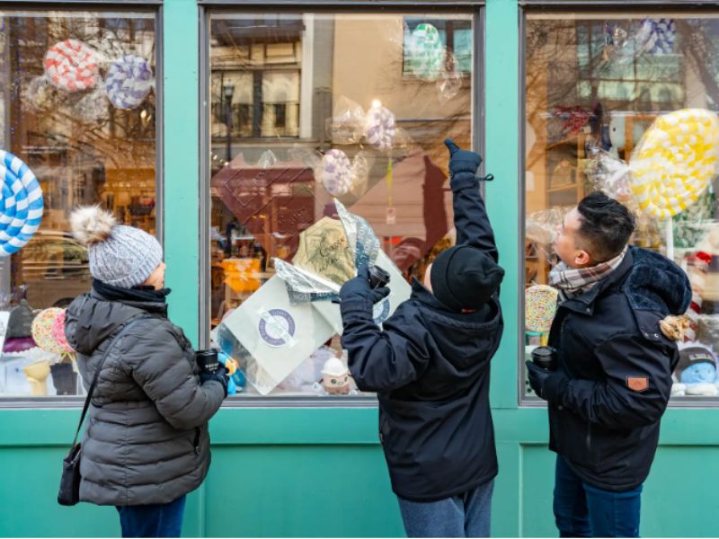 World of Winter Window Display Walking Tour webpage