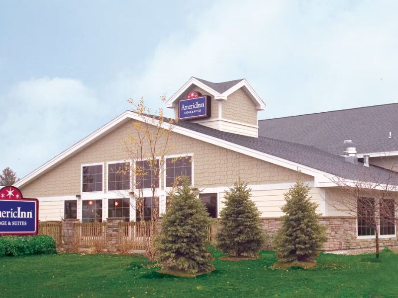 AmericInn by Wyndham Charlevoix