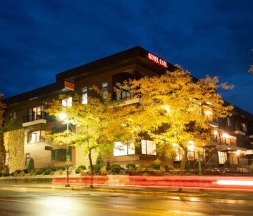 The Earl Hotel Charlevoix