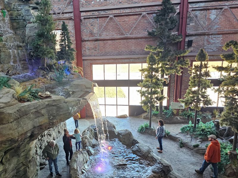 Waterfall-MI-DNR-Outdoor-Adventure-Center-Detroit-Vriezema