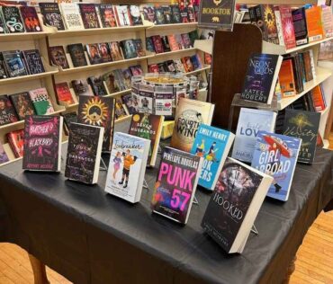 Hoot & Honey Bookstore, Facebook