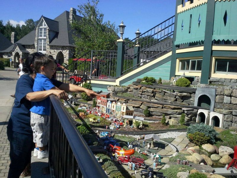 Charlevoix Castle Farms Model Railroad FB