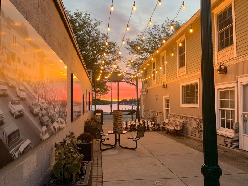 Charlevoix Hoop Skirt Alley