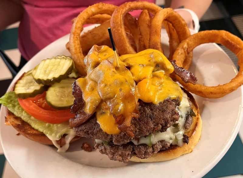 House of Flavors Burger - FB