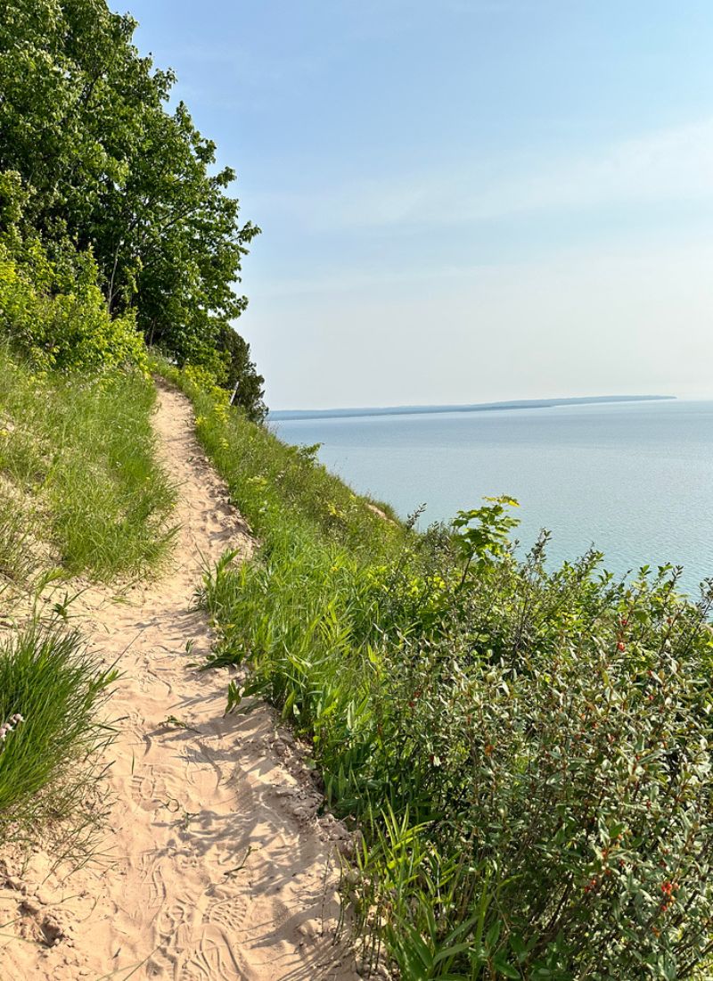 Sleeping-Bear-Dunes-Hike-lake-michigan-via-Treat-Farm-Trail