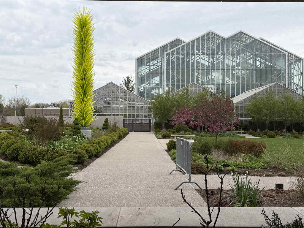 Lime Green Icicle Tower by Chihuly, photo Kate Overbeek