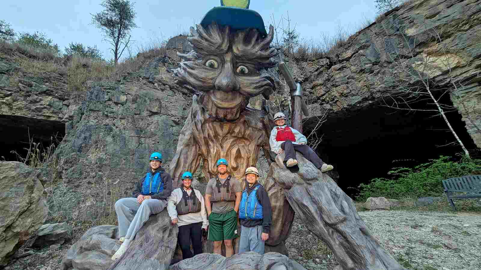 troll statue red river gorge