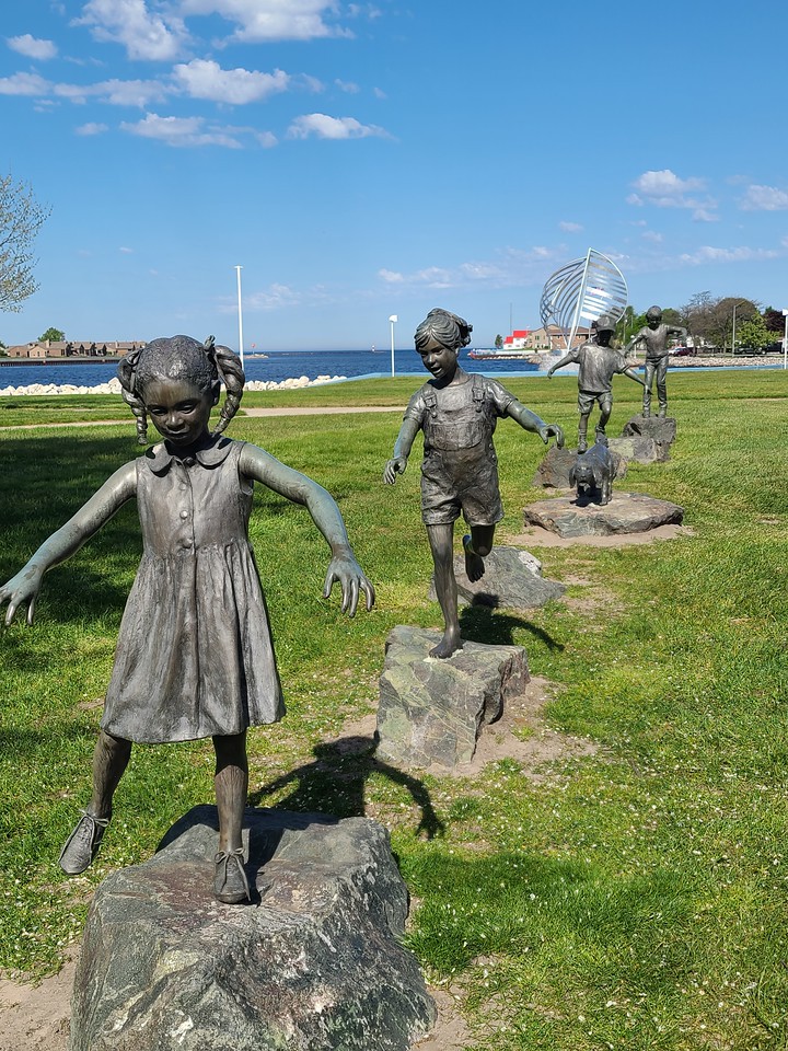 Waterfront Sculpture Park Ludington Kids Playing Statue Rudd