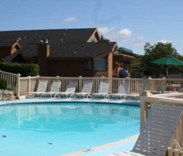 Weathervane Inn Charlevoix