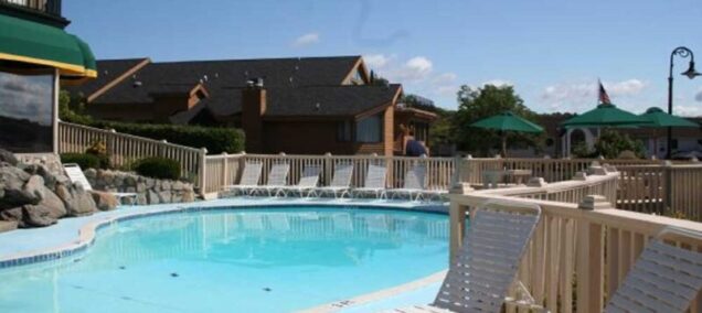 Weathervane Inn Charlevoix
