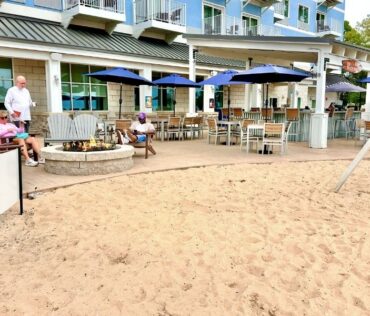 Hampton Inn Manistee Beach Patio
