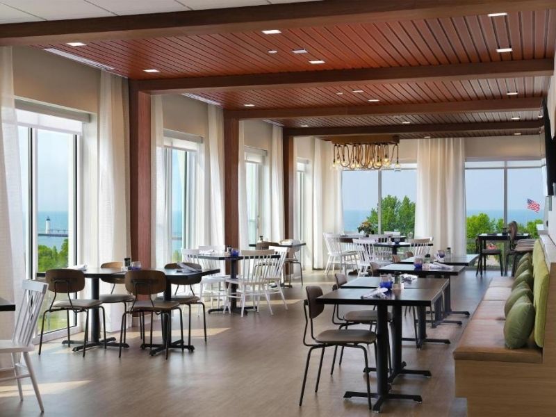 The Windward Fifth Floor Hampton Inn Manistee