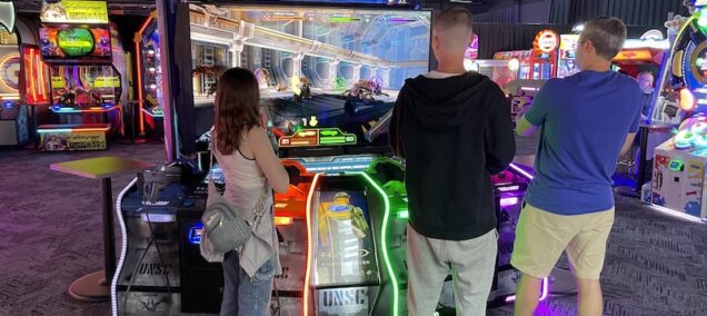 Dave & Busters Lansing Kaschyk
