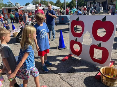 Michigan apple Fest photos webpage