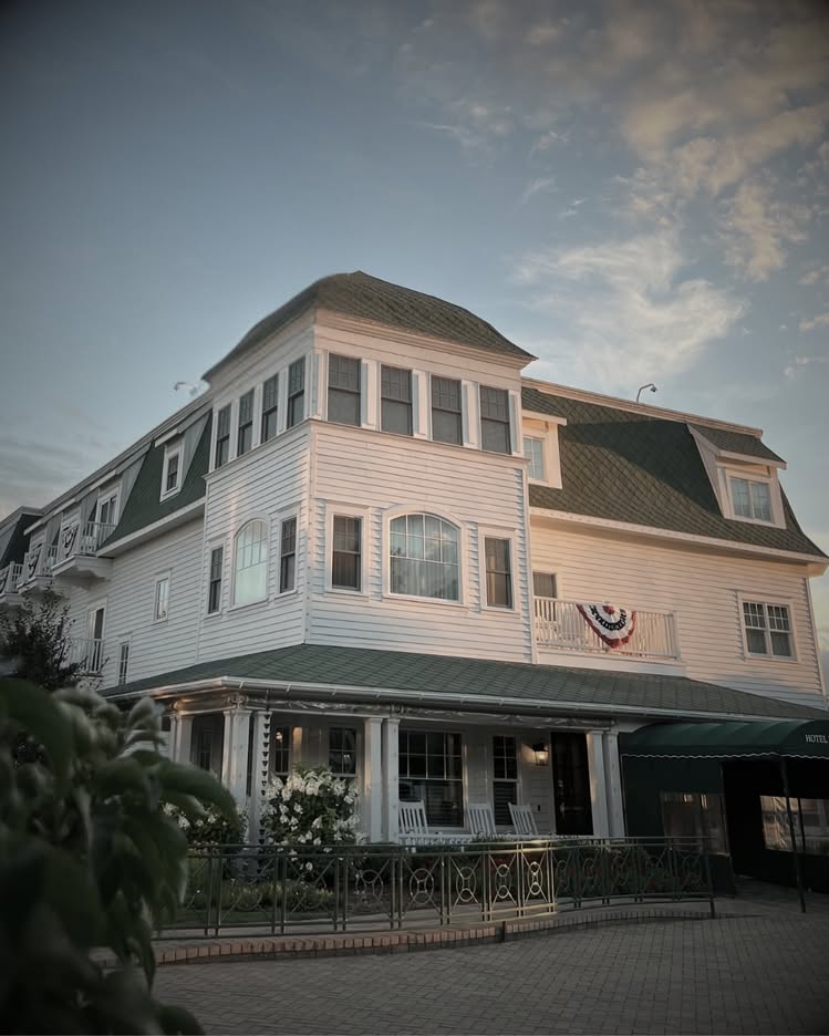 Hotel Walloon Murder Mystery Weekend